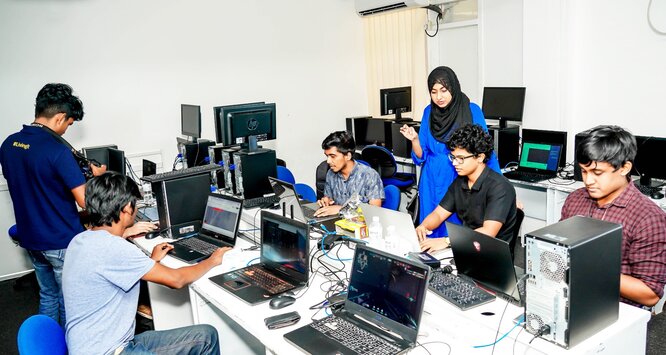 First-ever virtual IIT Cutting Edge showcases innovative IT and business solutions of students