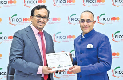 Industry Minister holds roundtable discussion with leading Indian investors in New Delhi